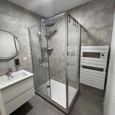Appartement Cozy & Modern 2-room Apartment, Private Parking,